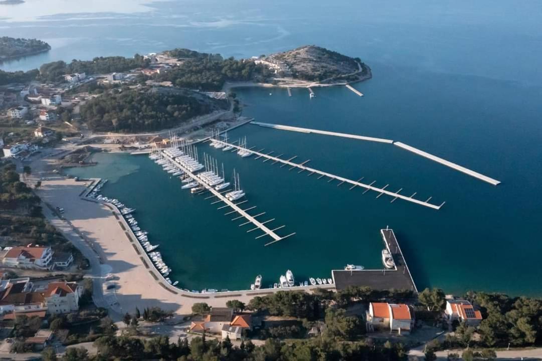 Oleandra Apartments Drage Esterno foto
